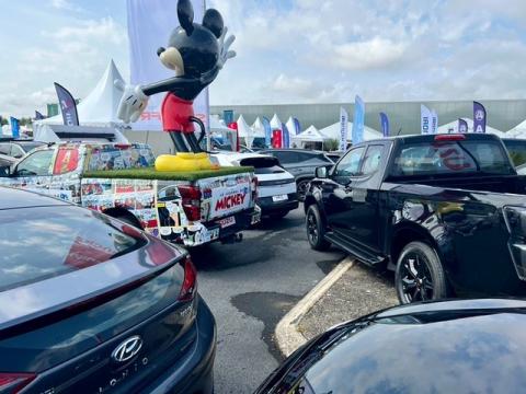 Champagne Pick-up à la Foire de Châlons-en-Champagne 4.jpg